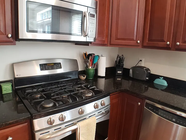 618 Rainier Rd — Photo 25
