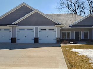 1337 Spring Ridge Ct NE, Swisher, IA 52338