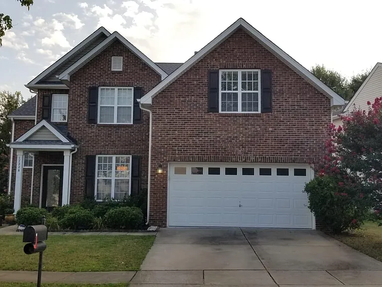 17228 Overstone Ct — Photo 1