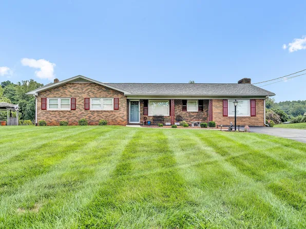162 Hollywood Dr, Rocky Mount, VA 24151