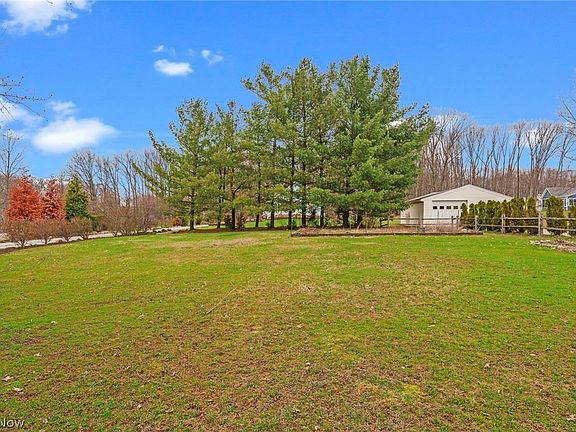 3rd image of 1837 Norton Rd