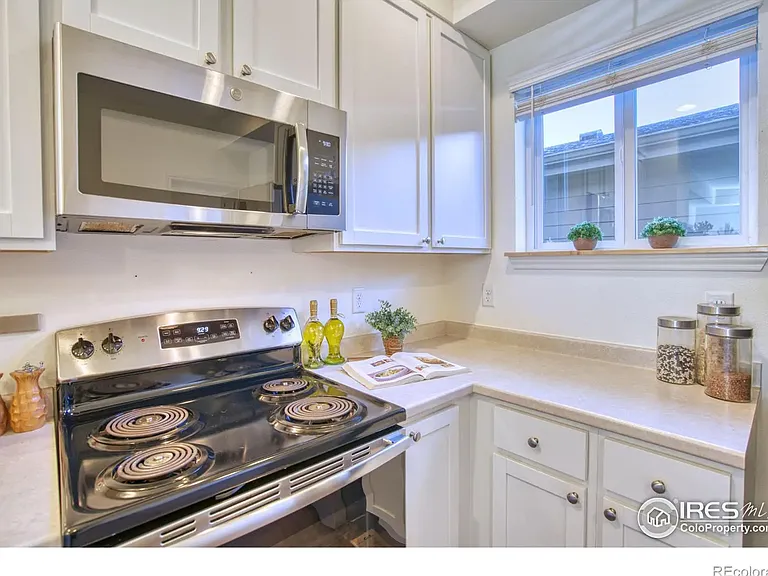 314 N Parkside Dr #E — Photo 6