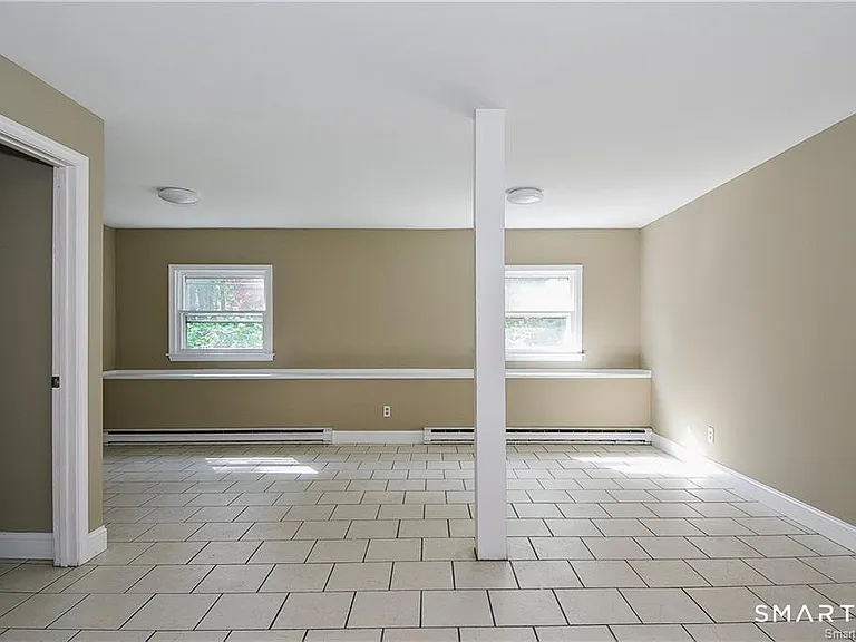 8 Circle Dr — Photo 19