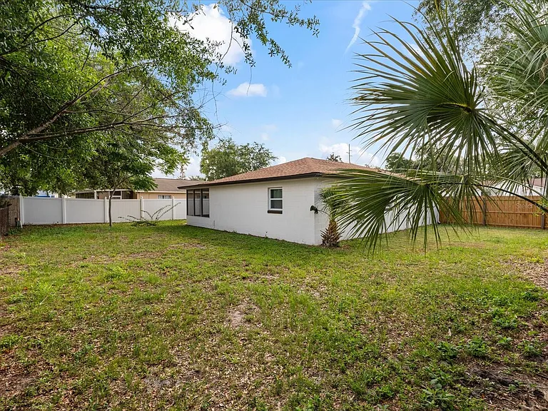 871 Darwin Dr — Photo 17