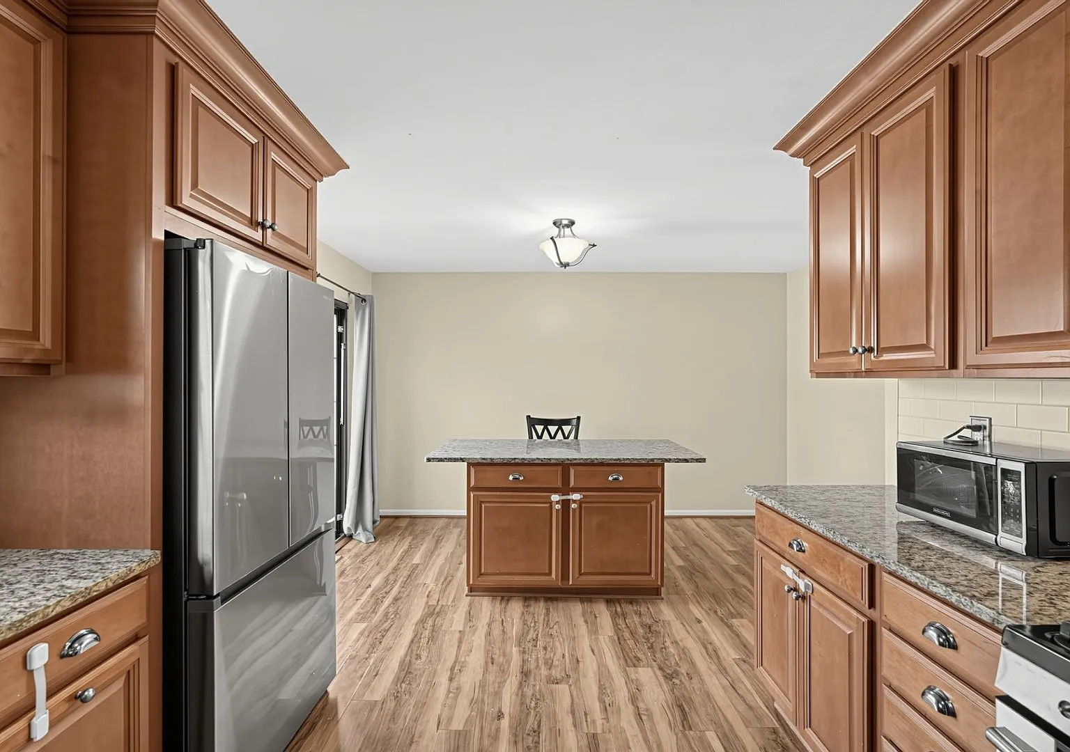 Charming 3BR Townhome in Philadelphia — Photo 2