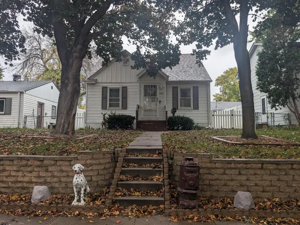 5027 6th St NE, Columbia Heights, MN 55421