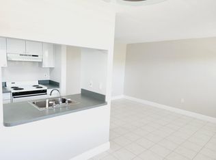 1001 77th Ave N APT 205, Saint Petersburg, FL 33702