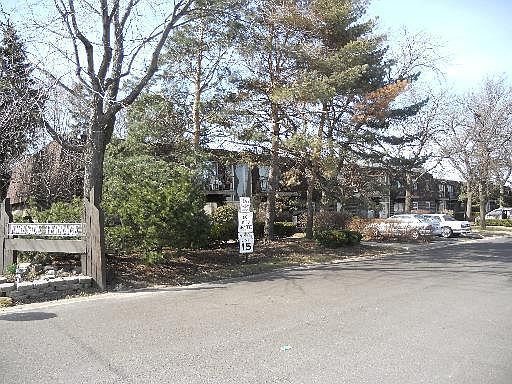 1st image of 825 N Grove Dr #216