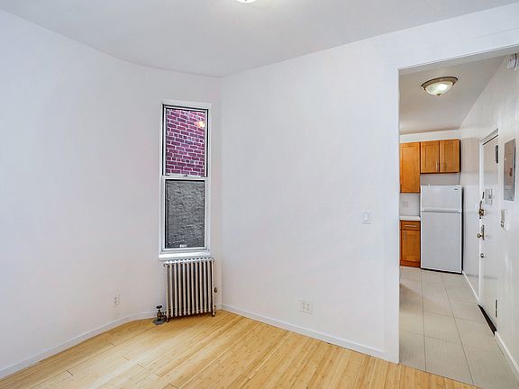 5th image of 628 E 14th St APT 20