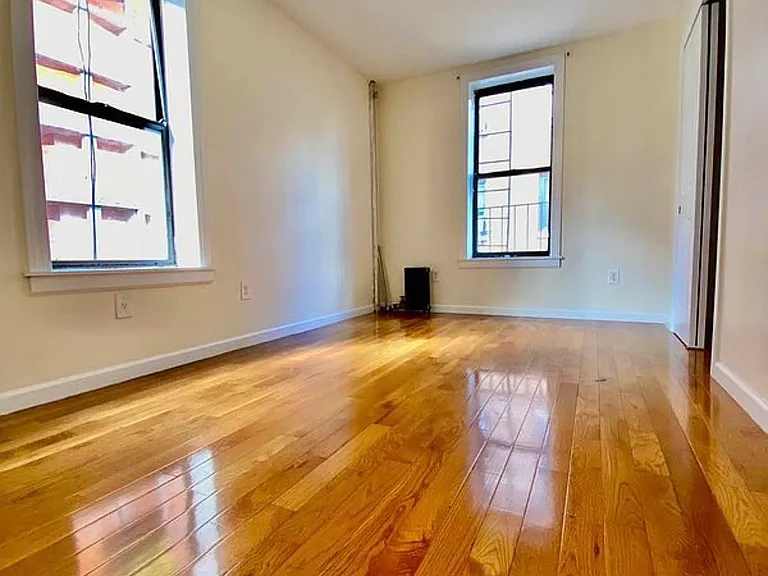 215 E 76th St #6A — Photo 4