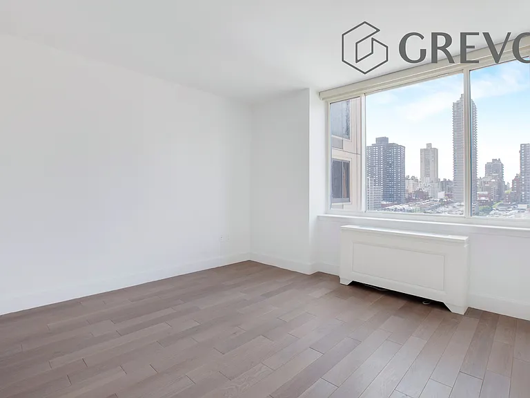 389 E 89th St #15G — Photo 5
