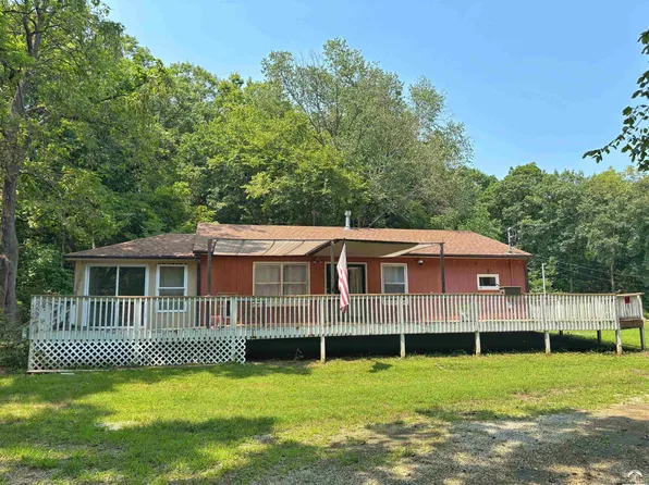 627 E 1450th Rd, Lawrence, KS 66046