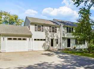 27 Maple St, Carlisle, MA 01741