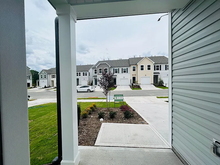 822 Falls Grove Trl — Photo 22