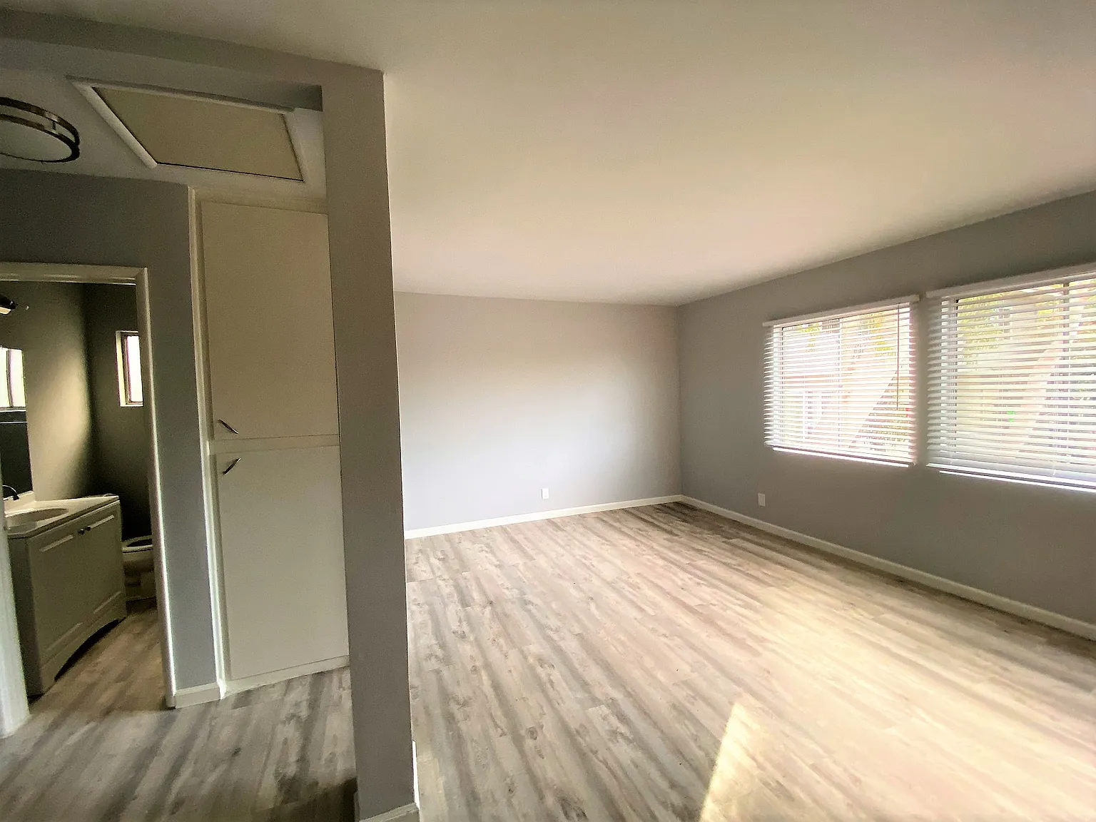 1448 Butler Ave — Photo 3