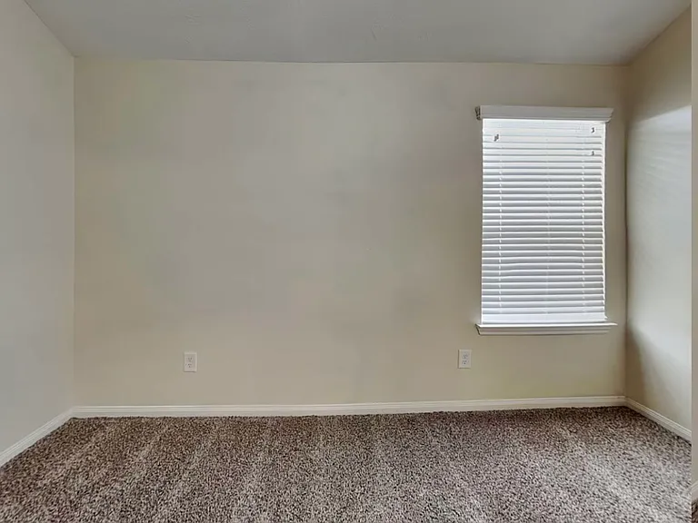 1026 Doubletree Glen Dr — Photo 9