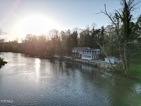 73rd image of 1910 Riverside Rd