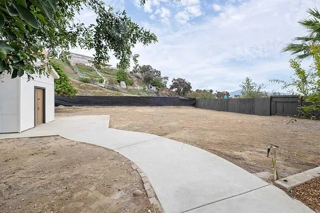 2451 Calle Chanate — Photo 36
