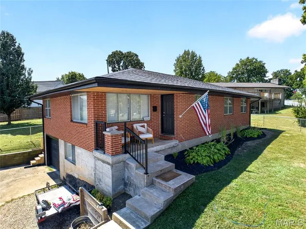 1004 E 9th St, Rolla, MO 65401