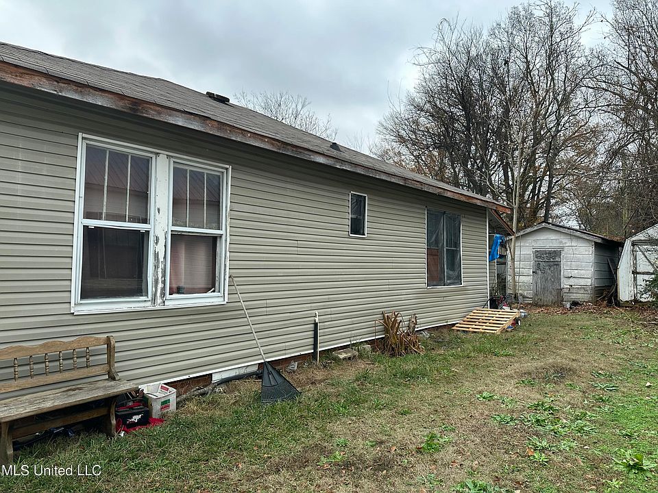 2nd image of 113 S Madison St