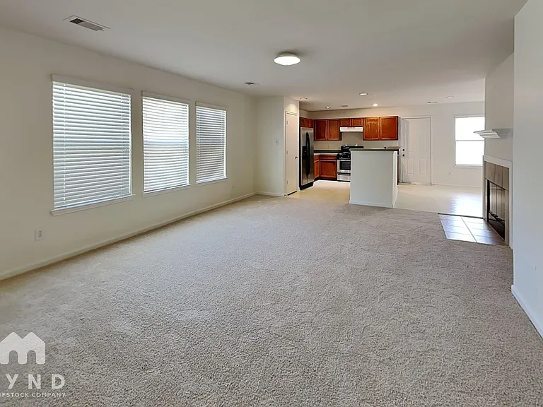4103 Oakview Creek Ln — Photo 3
