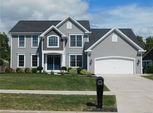 7 Pear Tree Ln, Lancaster, NY 14086