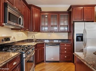 1428 W Belmont Ave APT 3, Chicago, IL 60657