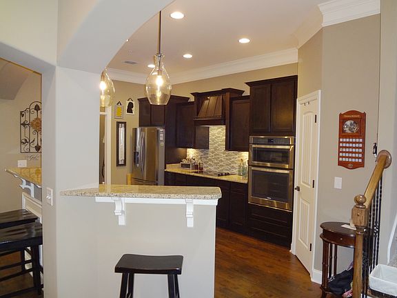Gourmet kitchen