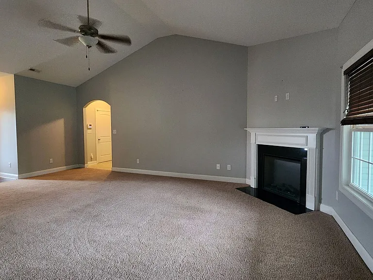250 Sailor St — Photo 7