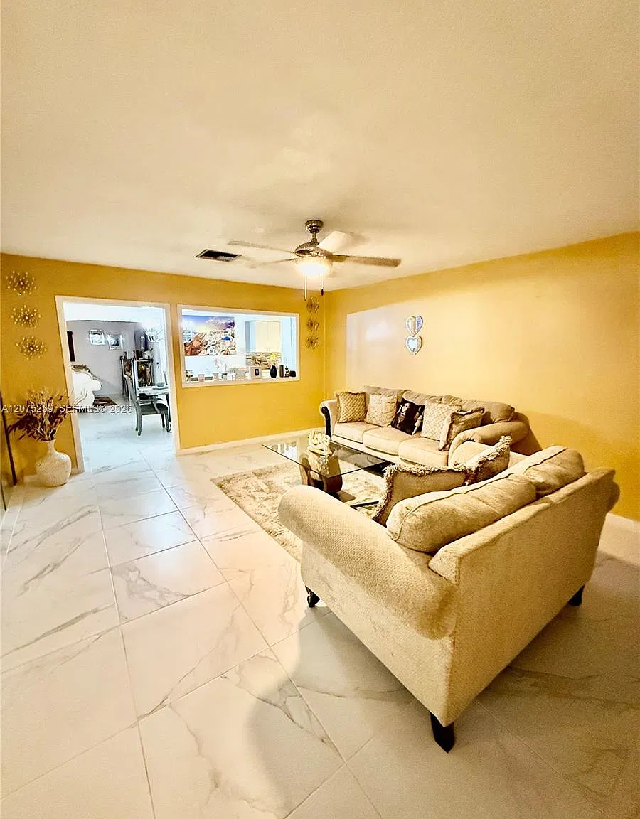 4 bed, 2.0 bath, 1850 sqft, $3,700 — Photo 1