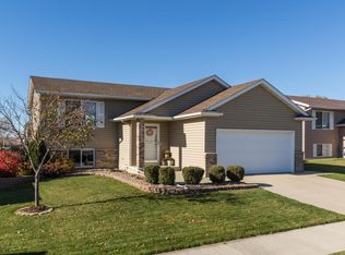 4925 King Arthur Dr NW, Rochester, MN 55901