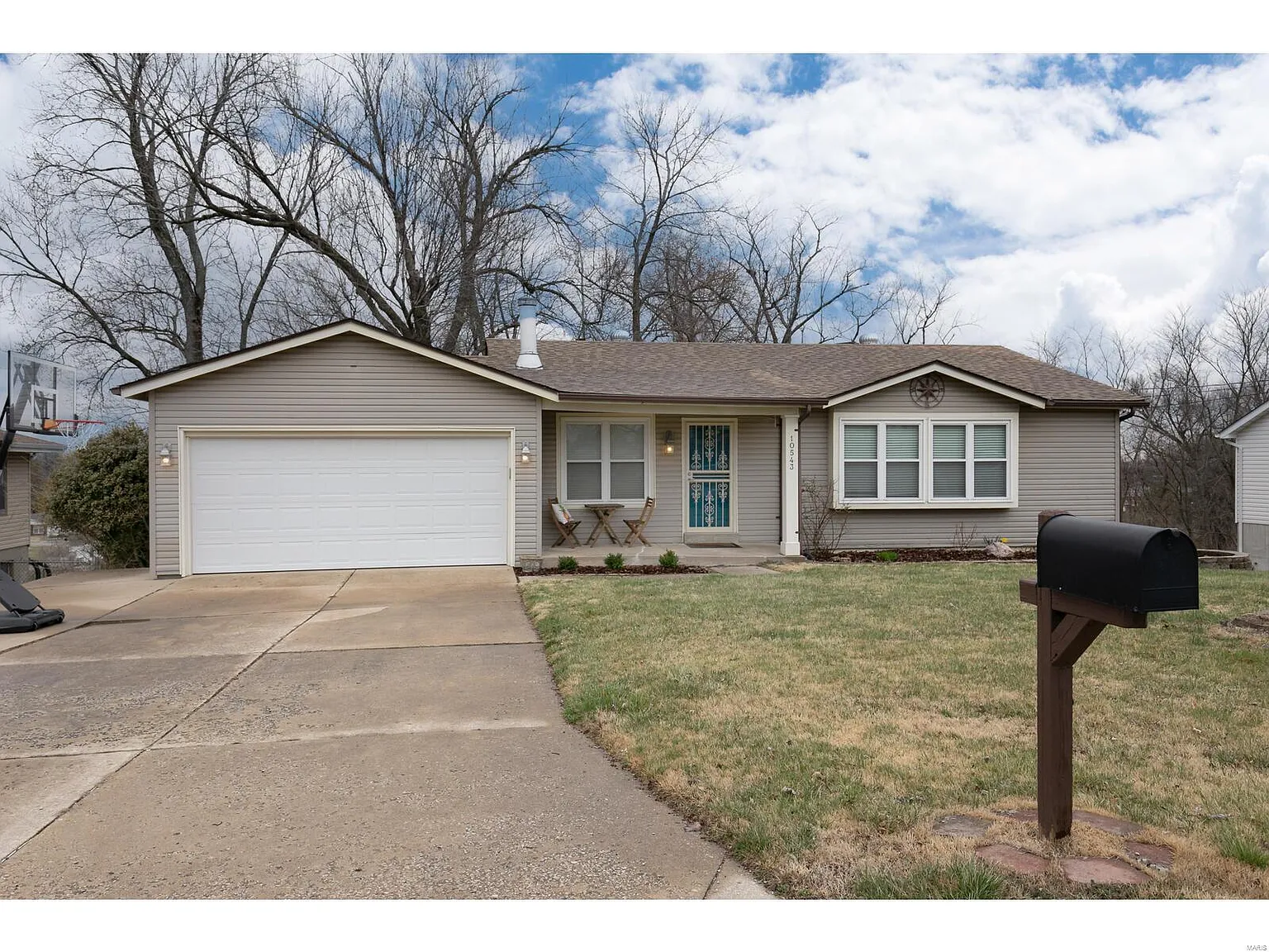 10543 Farview Ave photo 1