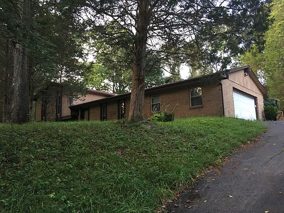 2nd image of 1858 Rolling Hills Dr