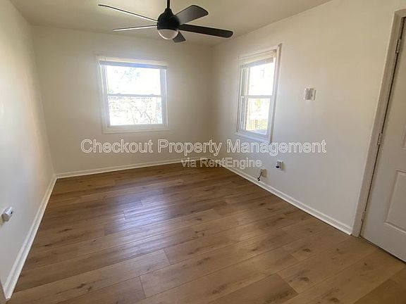 3rd image of 112 Bellerive Blvd