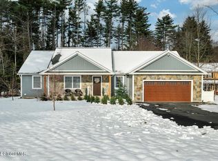 18 Amethyst Dr, Queensbury, NY 12804