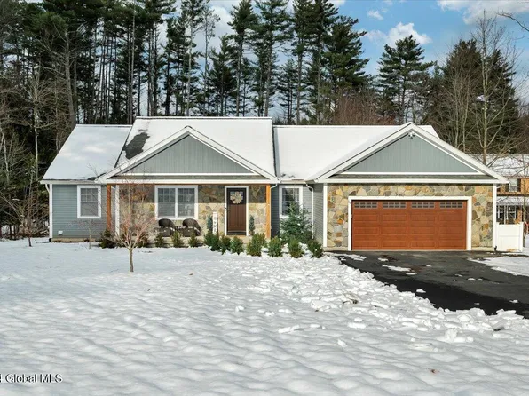 18 Amethyst Drive, Queensbury, NY 12804