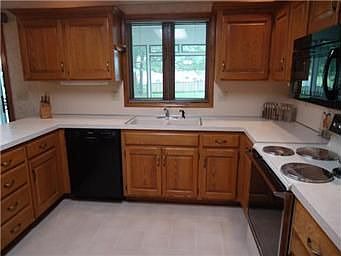 5th image of 9812 Harris Ave