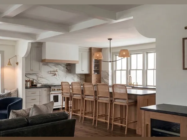 7 Lunt St, Newburyport, MA 01950