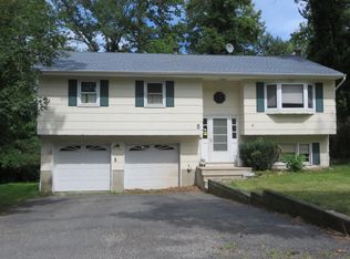 5 Ridge Rd S, Hamburg, NJ 07419