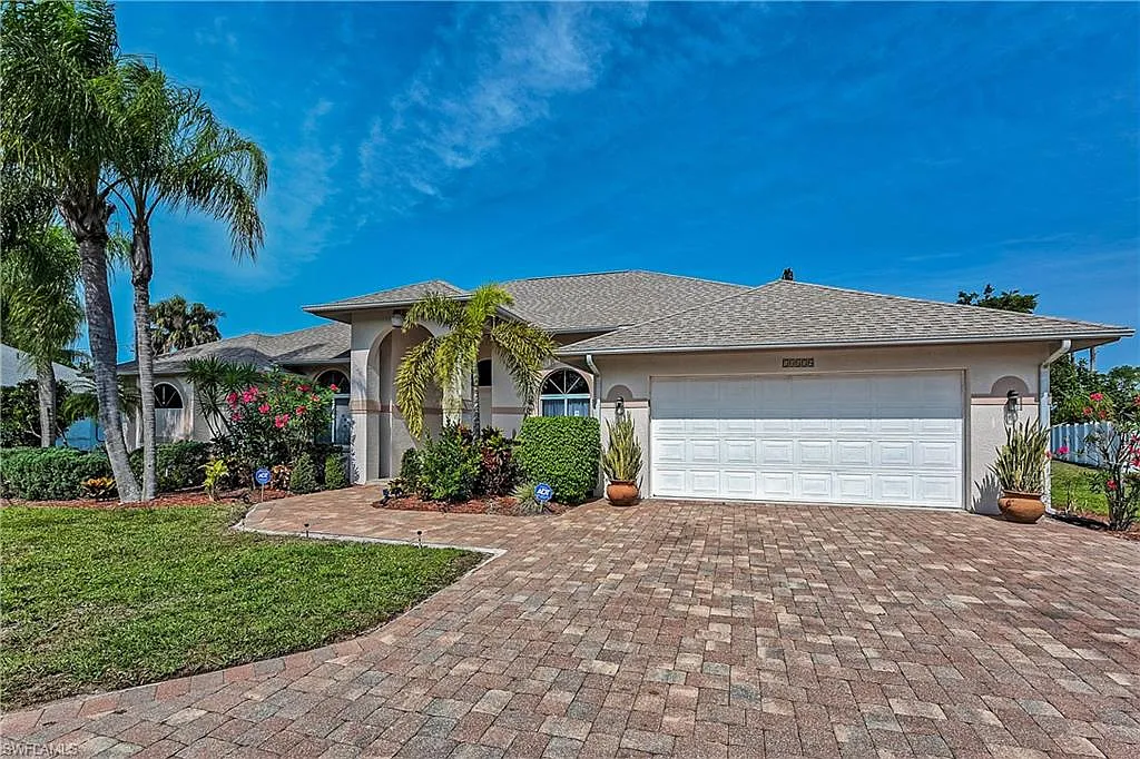 3 bed, 3.0 bath, 2167 sqft, $6,500 — Photo 3