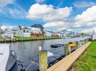 41 Park Lane Pl, Massapequa, NY 11758