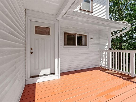 4th image of 55 Cottage St