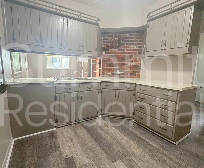 79 Martha Ave #REAR — Photo 7