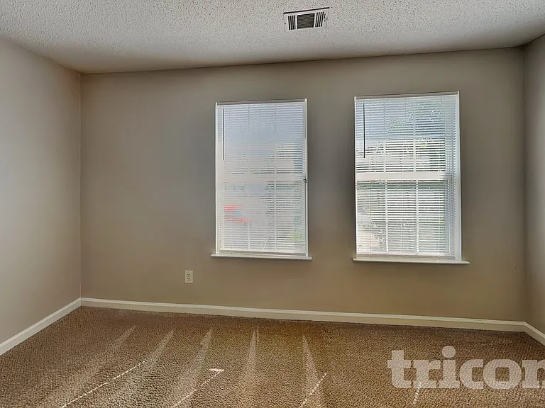 1104 Saint Phillips Ct — Photo 11