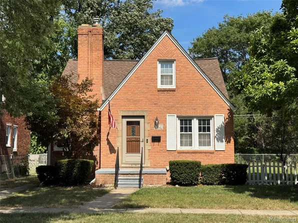 762 Emmons Blvd, Lincoln Park, MI 48146