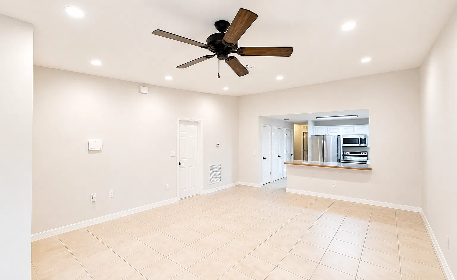 3 bed, 1314 sqft, $2,595 — Photo 2