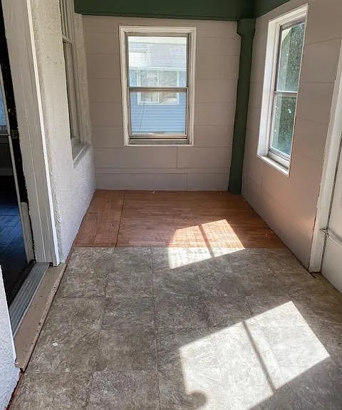 Entry way/front porch