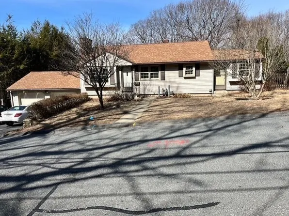 38 Alpine St, Millbury, MA 01527