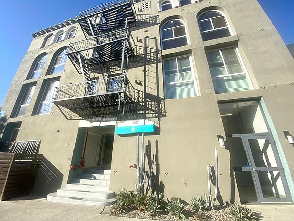 3rd image of 1419 N Bronson Ave #308