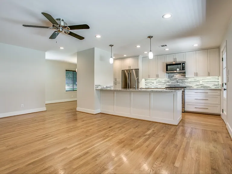 9721 Twin Creek Dr — Photo 12